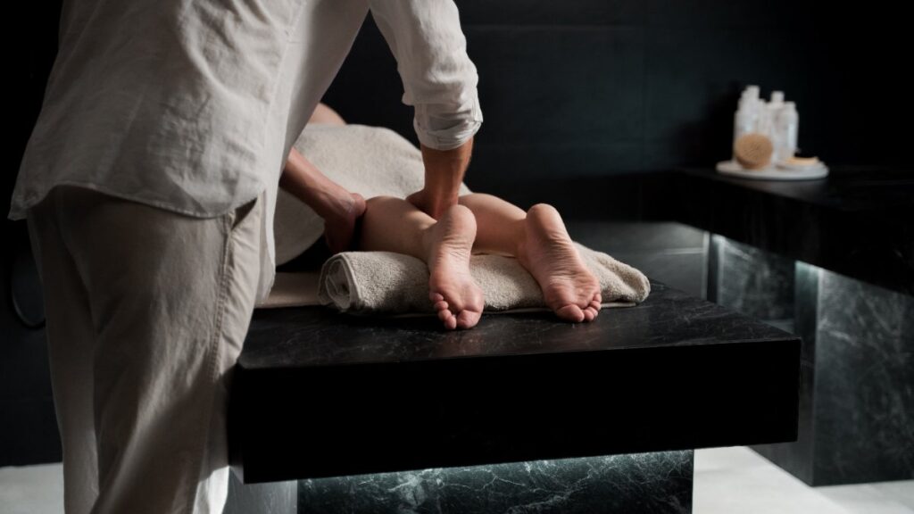 Sessao de terapia manual nas pernas